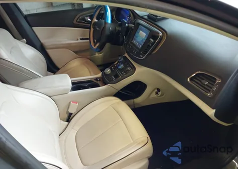 2015 Chrysler 200 C z USA, uszkodzony, nr VIN 1C3CCCEGXFN643225